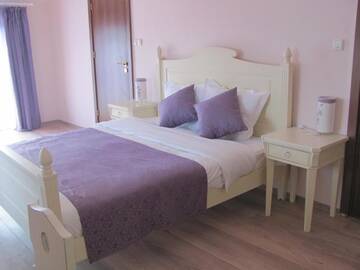 Фото номера Четырехместный номер с видом на горы Гостевой дом Guest House Villa Elma г. Nevsha 4