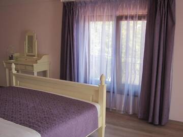 Фото номера Четырехместный номер с видом на горы Гостевой дом Guest House Villa Elma г. Nevsha 5